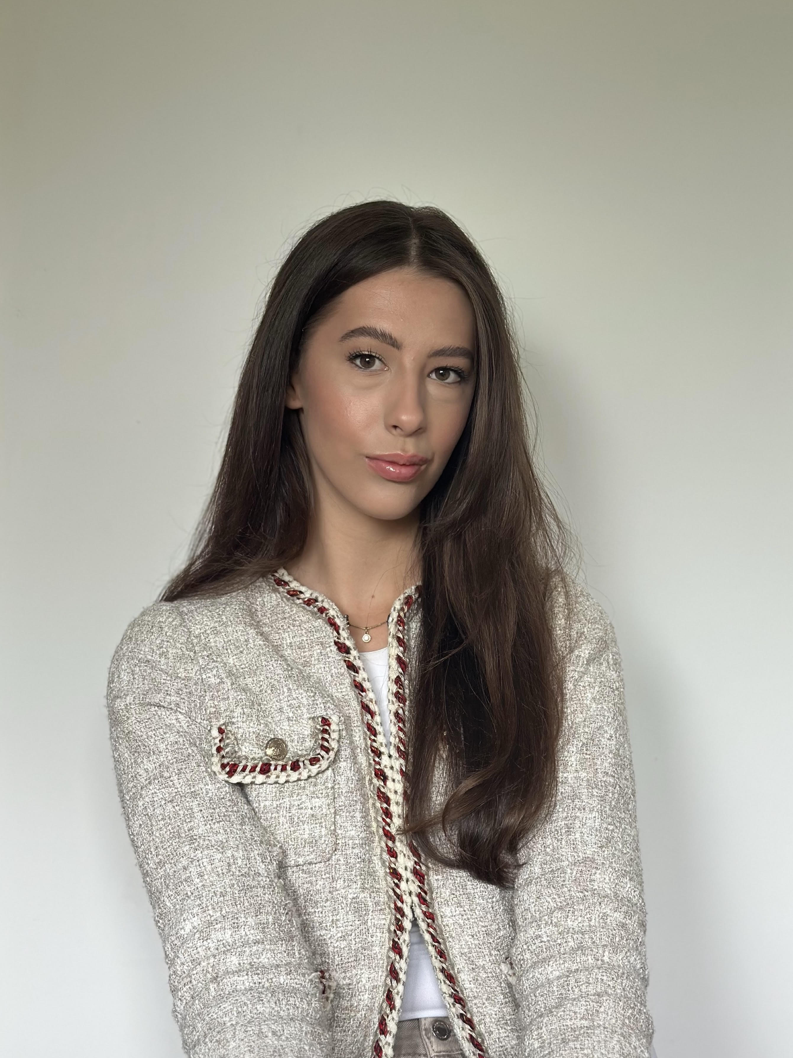 Szakonyi Berta: Innováció és fogyasztói igények változása a...